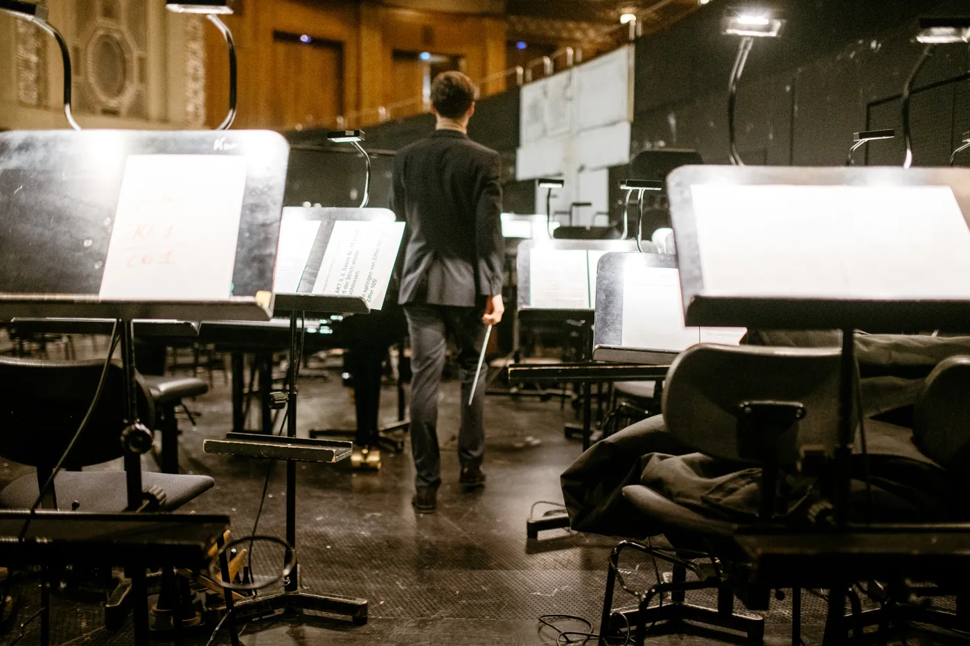 Orchestergraben Aufgang von hinten